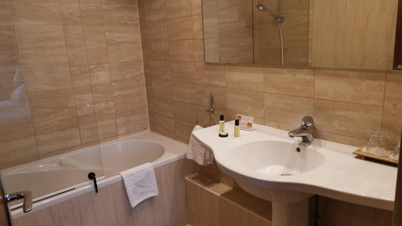 Le Grand Monarque Hotell Melun Eksteriør bilde