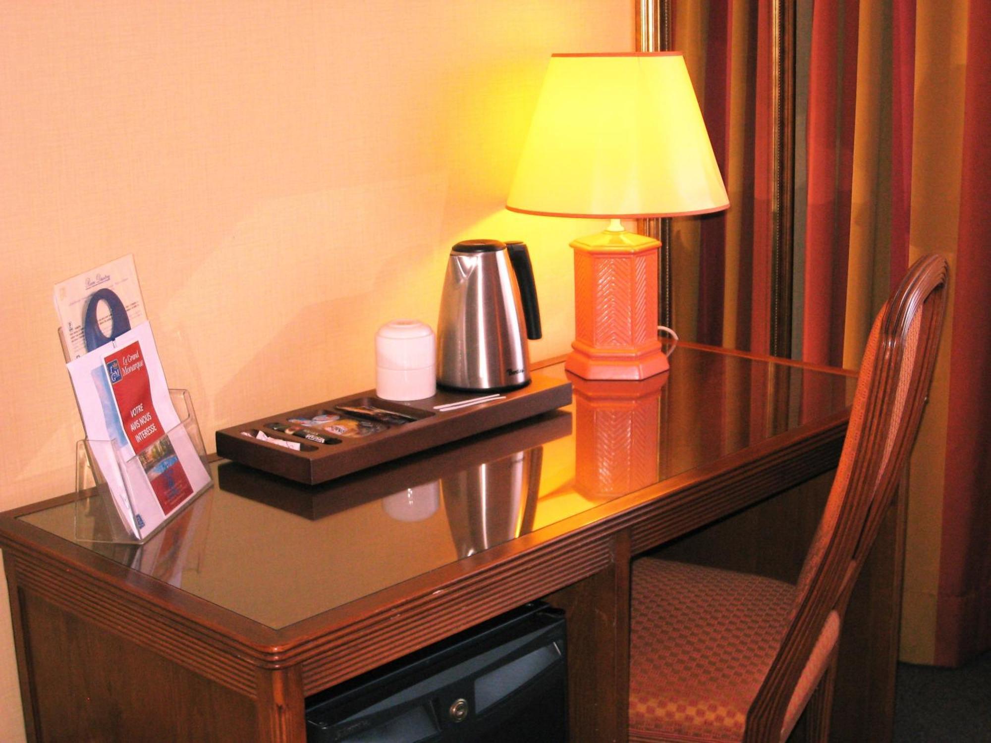Le Grand Monarque Hotell Melun Eksteriør bilde
