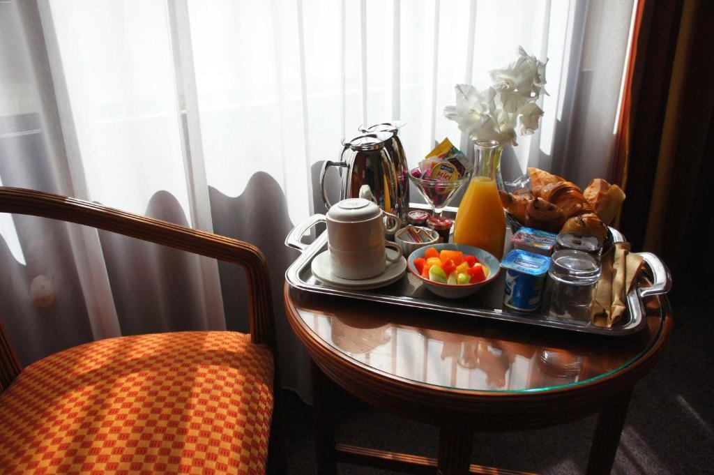 Le Grand Monarque Hotell Melun Rom bilde