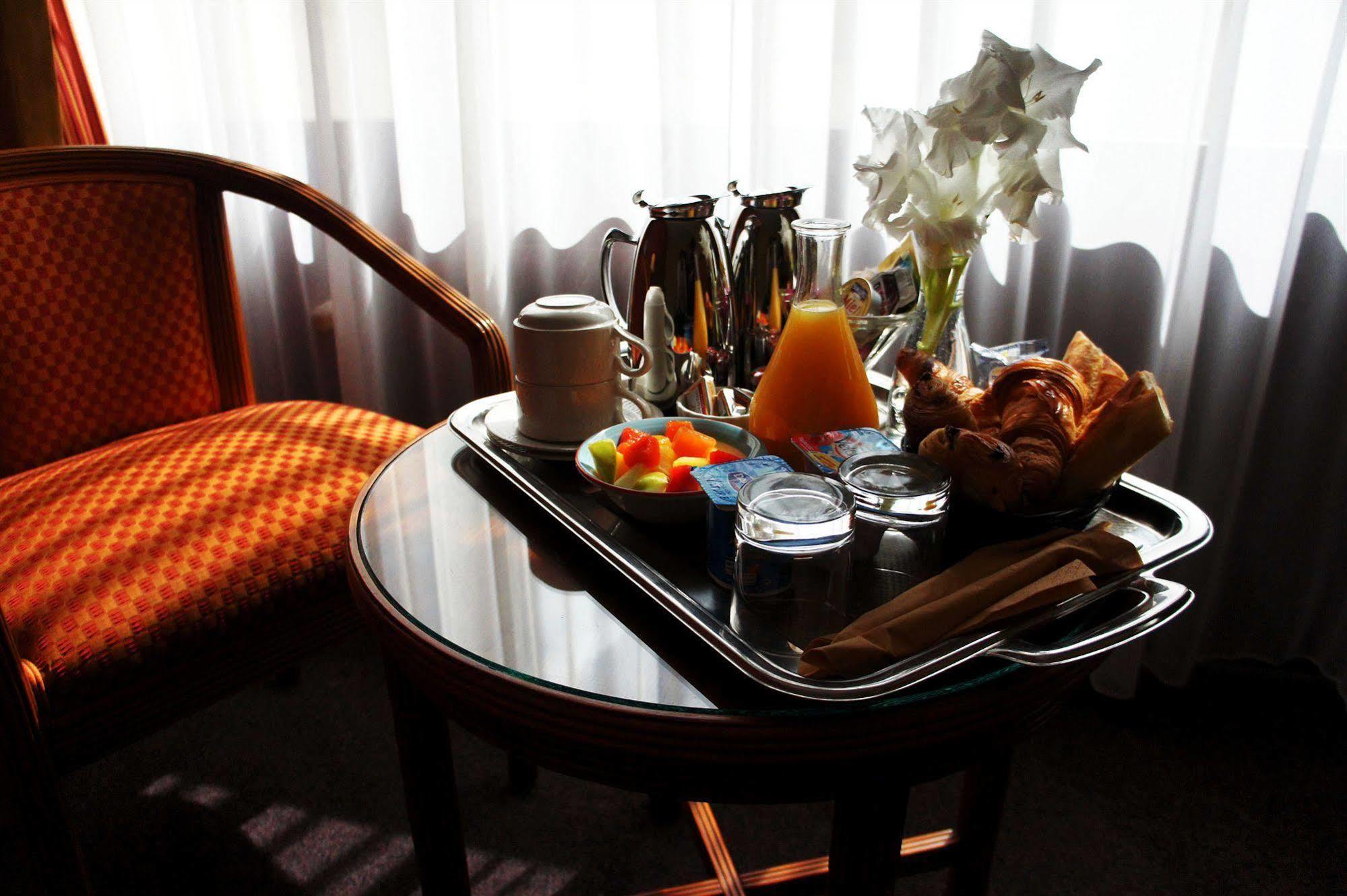Le Grand Monarque Hotell Melun Eksteriør bilde